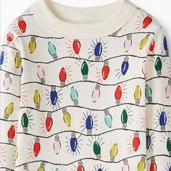 Hanna Andersson Holiday Family Print Bright Bulbs Pajama Set Top Bottoms Unisex - Picture 2 of 7